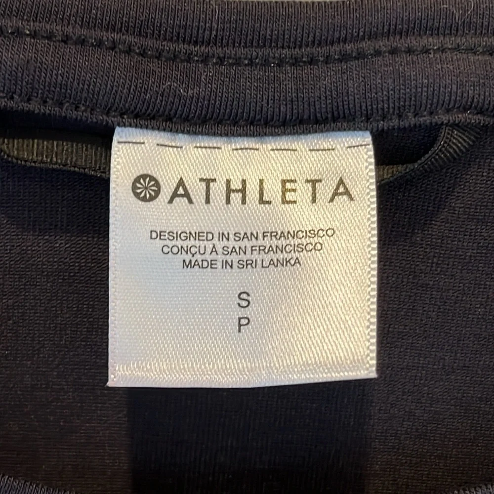🇪🇸🐠Athleta Air Out Cinch Tee shirt black small